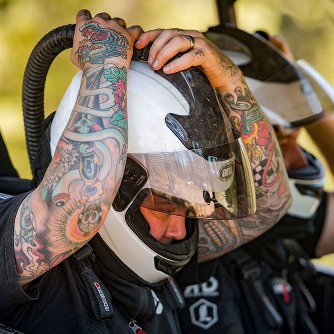 Bell Qualifier Forced Air Full Face Motorcycle Helmet - Features & Specs Infographic