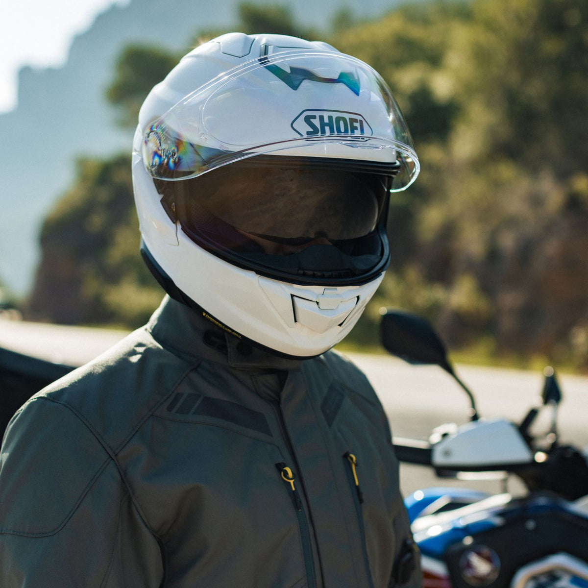 shoei-gt-air-3-solid-full-face-motorcycle-helmet-white-pic