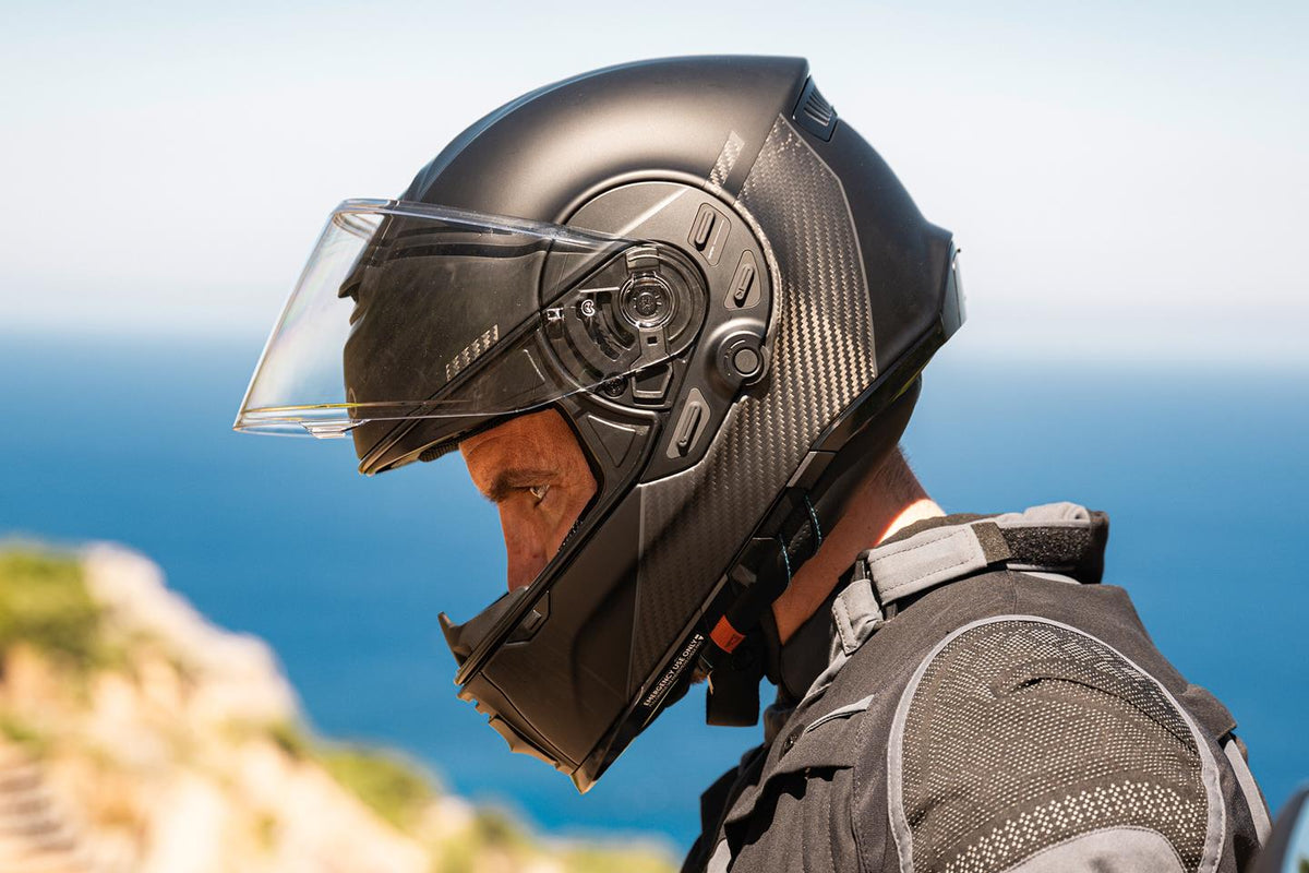 Cardo Beyond GTS Carbon Fiber Smart Motorcycle Helmet - pic