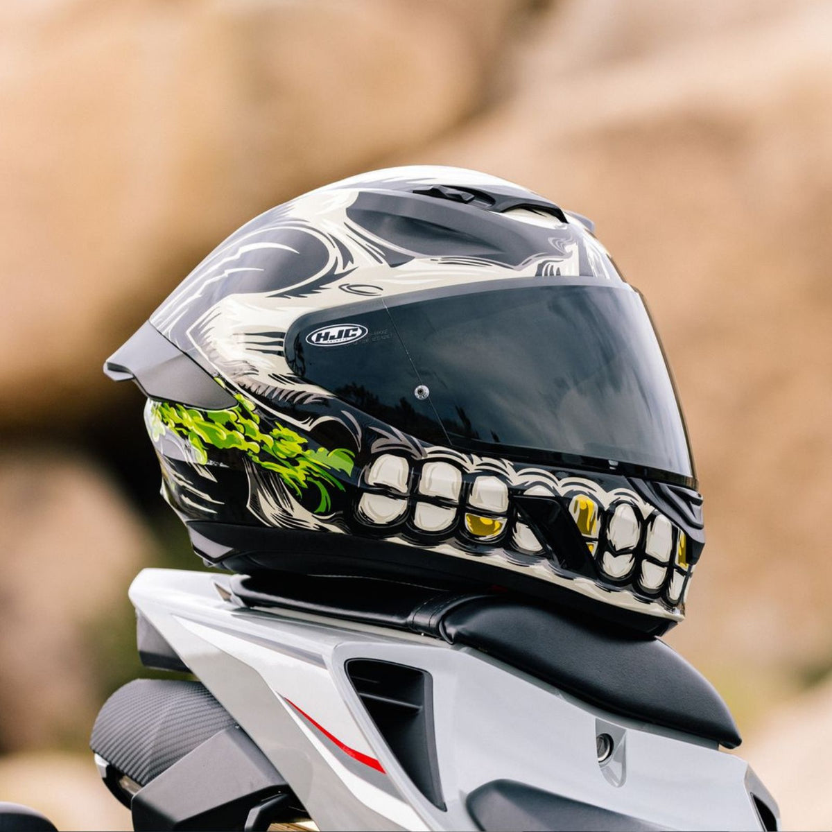 HJC i11 Acid Skull Full Face Motorcycle Helmet